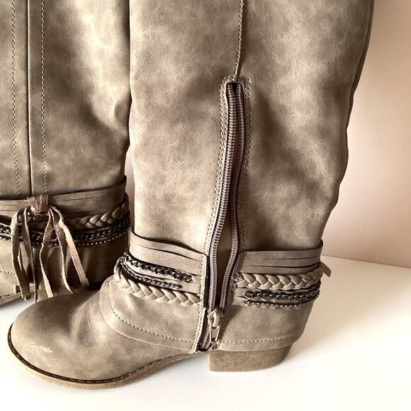 JellyPop Girls Brown Boots Decorative Ankle Feature Side Zipper Closure - Picture 3 of 10